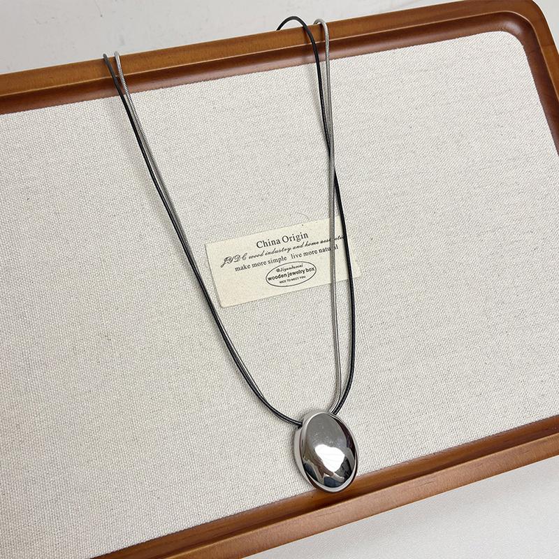 Elegant  Large Pendant Black Rope Long Necklace For Women Girls Versatile Sweater Chain Jewelry Accessories Gifts