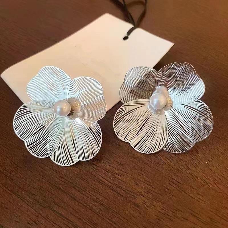 Large Flower Zircon Earrings for Women Luxury Design Study Earrings for Women Korean Fashion Zircon Accessories Christmas Gift