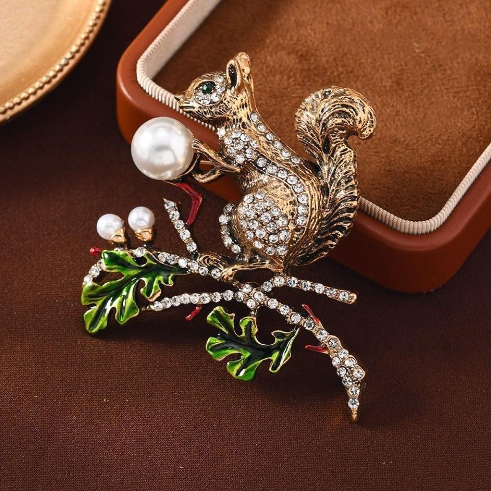 Rhinestone Studded Pearl Vintage Squirrel Pin Gold Squirrel Animal Lapel Pins  New Year Gifts