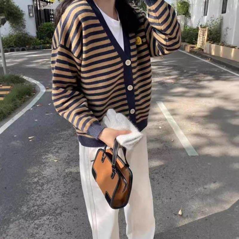 Autumn and winter new striped smiley face knitted cardigan sweater women's jacket fashionable versatile lazy V-neck long-sleeved top