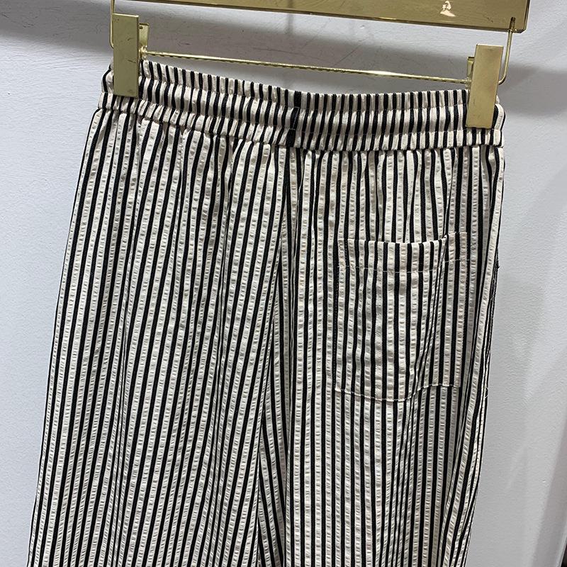 Pantaloni estivi a righe con vita tridimensionale per donna