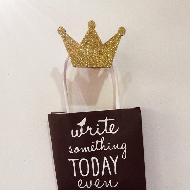 Fashion Nordic Style Crown Shape Kids Room Wooden Wall Sticker Wall Hanging Hook Home Decor