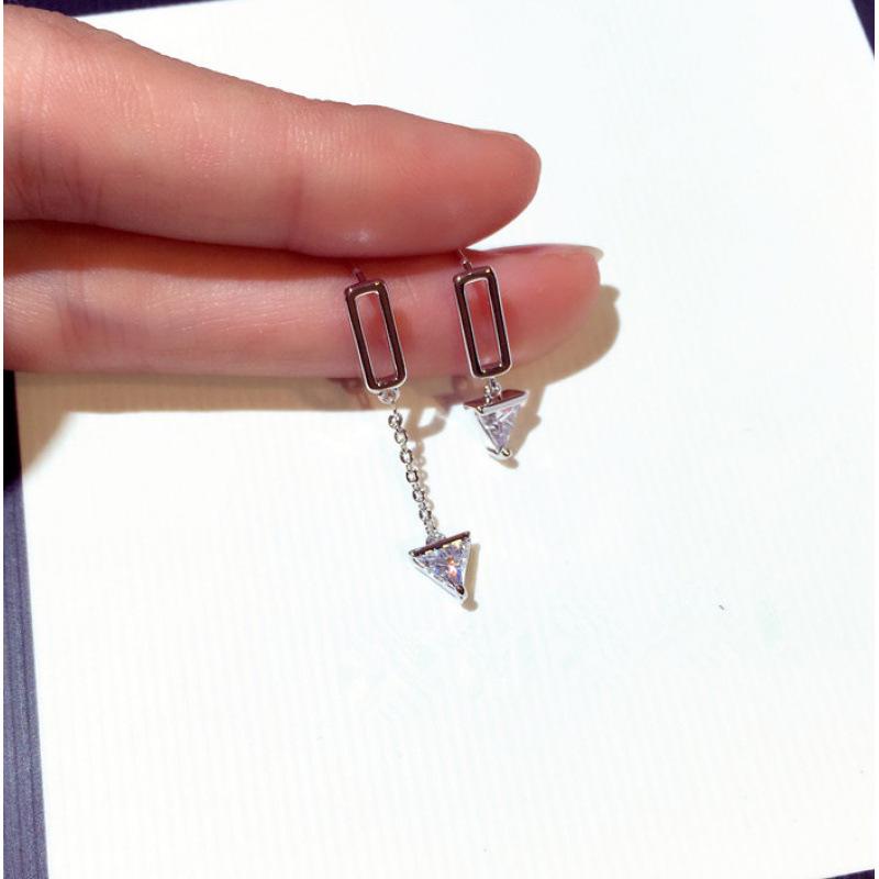 Elegant Korean Geometric Triangle Stud Earrings for Women - Versatile, Stylish Accessories
