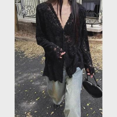 Top a maniche lunghe in pizzo sottile da donna, inizio autunno 2024