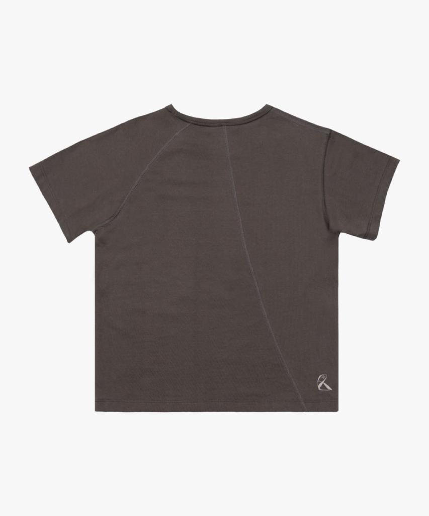 Liomeu Asymmetrical Cut Short Sleeve T-Shirt_Chacoal : Radiant093