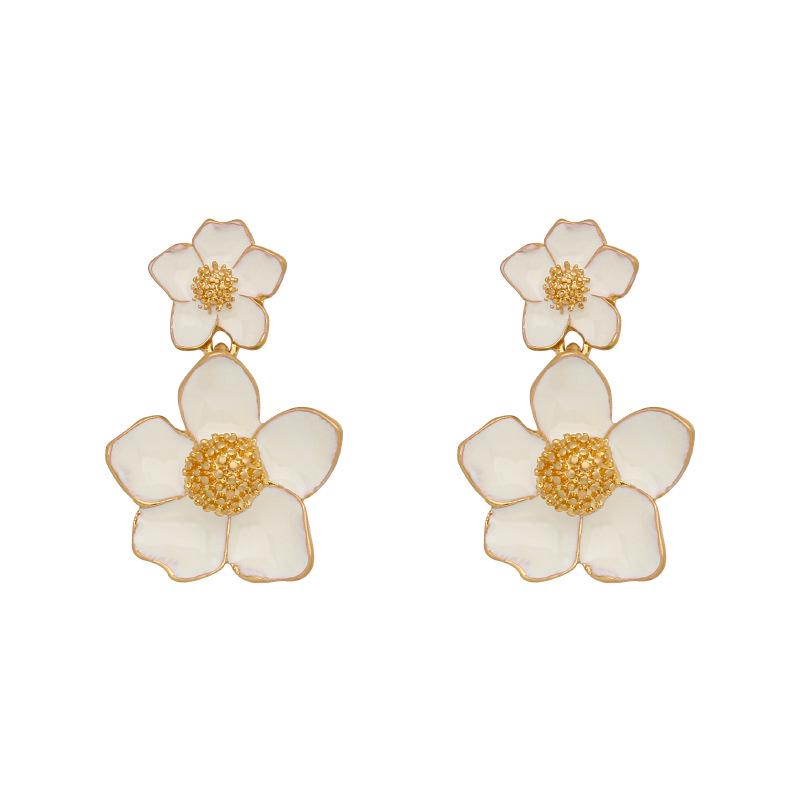 

Vintage Chinese Style Enamel Flower Stud Earrings - Elegant Retro Ear Accessories for Women