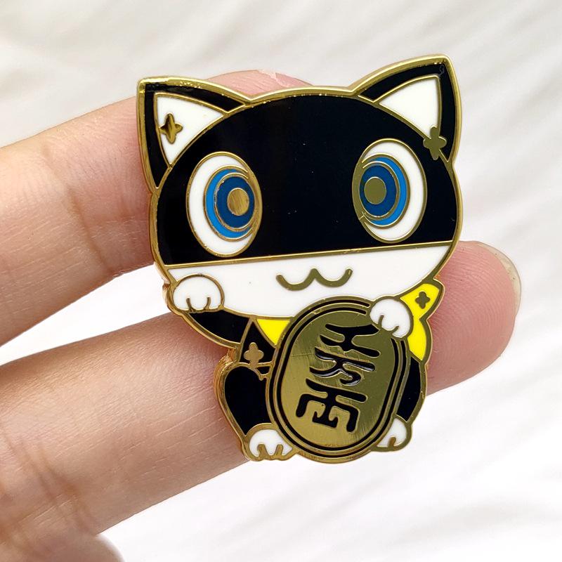 Enamel Brooch: Female Shen Tales 50 Million Taels Beckoning Cat Anime Badge - Cute Accessory