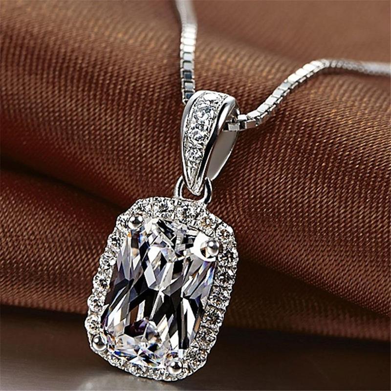 Collana con Ciondolo Geometrico in Zirconia Cubica Huitan da Donna Lusso Temperamento Femminile Tendenza Matrimonio Accessorio Collo Festa Zircone