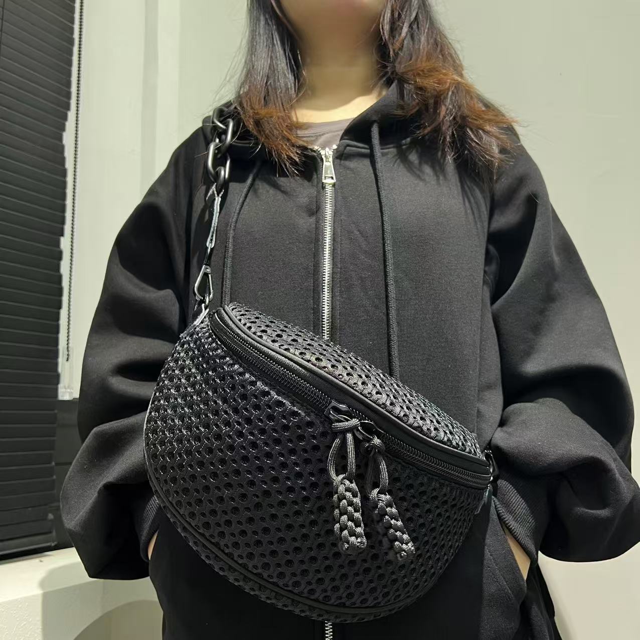 Ladies Mesh Lightweight Compact Saddle Bag Double Zipper Portable Shoulder Oblique Span Bag чёрный
