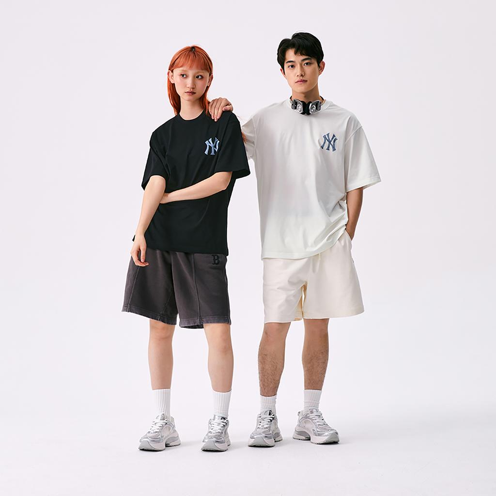 New MLB MONOGRAM Collection New York Yankees SS25 T Shirt Unisex White 3ATSM0953-50IVS