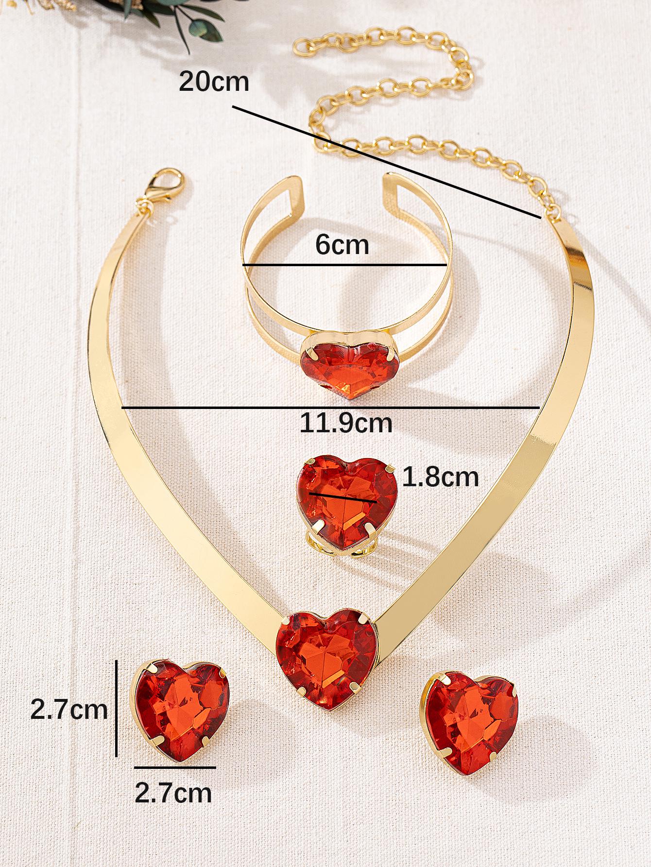 

Набор 3D украшений с цирконием в форме персикового сердца: Чокер, Серьги, Браслет и Кольцо для Женщин