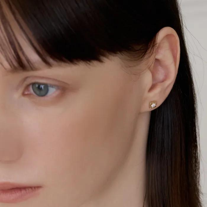 14k Square Cushion Piercing (single)