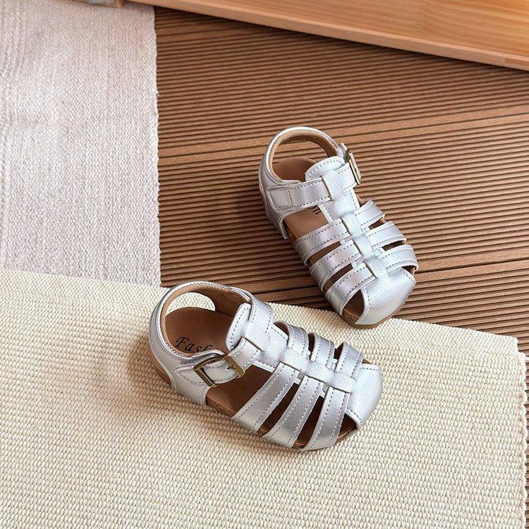 Girls Baotou Hollow Boken Shoes 2025 Summer New Children's Casual Sandals Children's Baby Soft Sole Beach Shoes