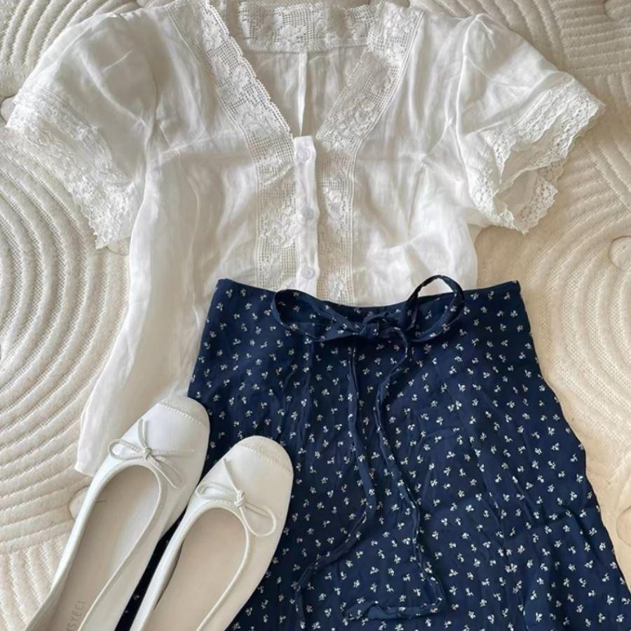 Korean Style V-neck Lace Shirt & High-waisted Floral Skirt Set M