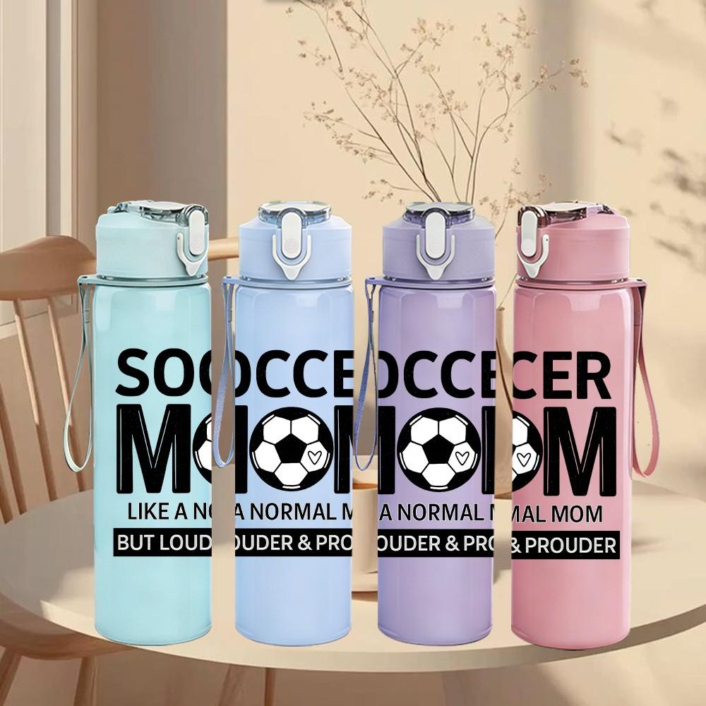 1PC Soccer Mom Letter Print 750ml Color Plastic Sports Water Bottle Leakproof Flip Straw Lid Suitable for Sports Office Home Use