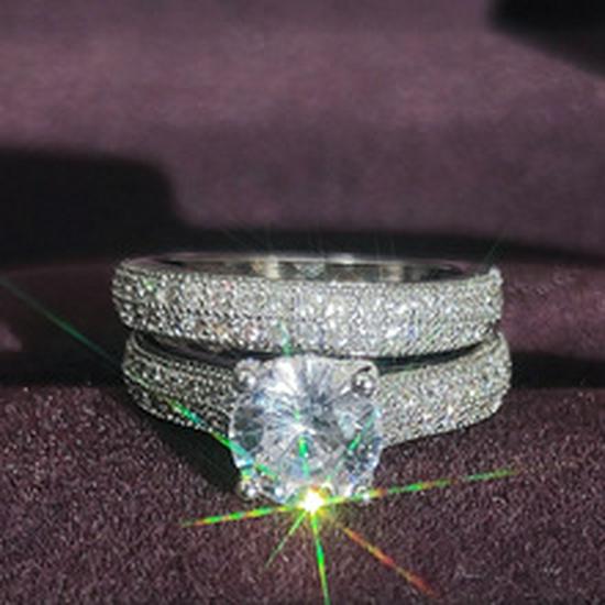 European & American Round Diamond Inlaid Ring