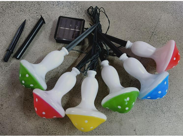 Waterproof Outdoor Solar Mushroom LED String Lights for Garden, Patio, Christmas, and Holidays with Fairy Lights and Ground Stakes