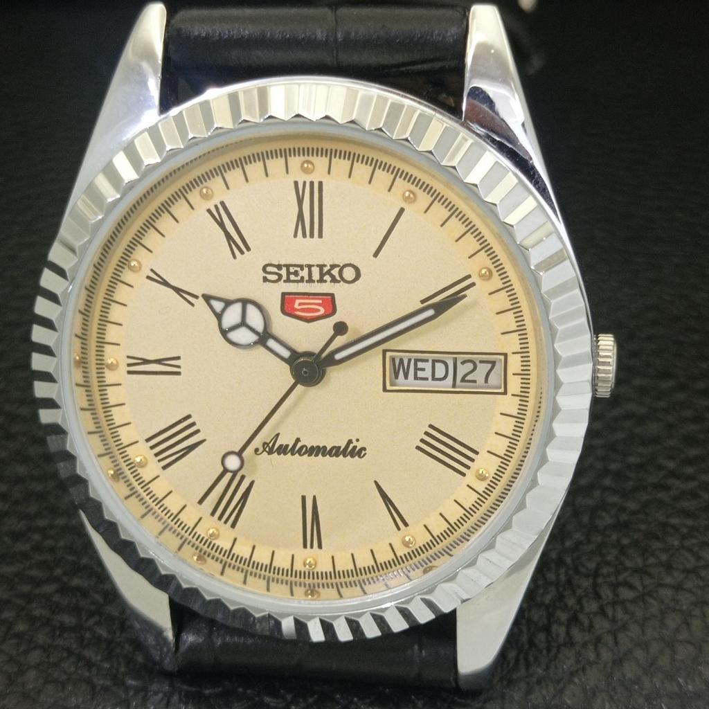JAPAN VINTAGE REFURBISHED SEIKO 5 AUTOMATIC ROMAN FIGURE MENS WATCH a442076-1