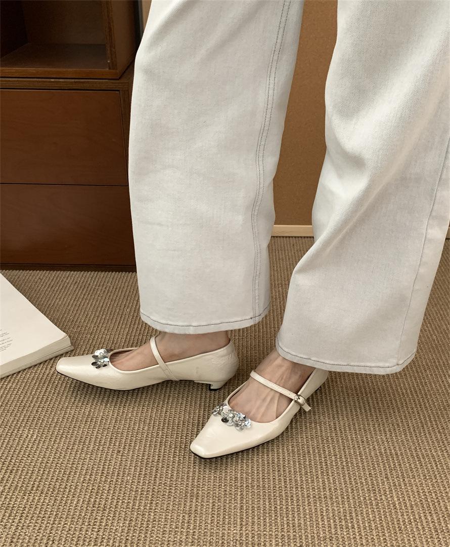 

French temperament flower cowhide Mary Jane shoes 2025 spring height increase medium heel leather square head single shoes women 39