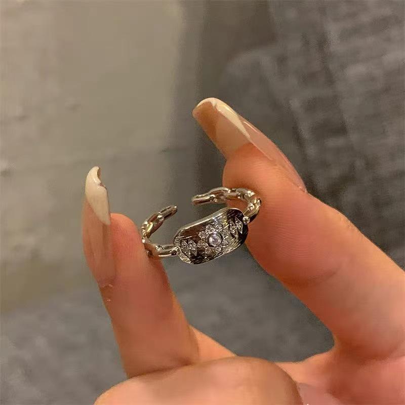 Sterling Silver Floral Ring for Women - High-End Open Joint Design for Autumn/Winter