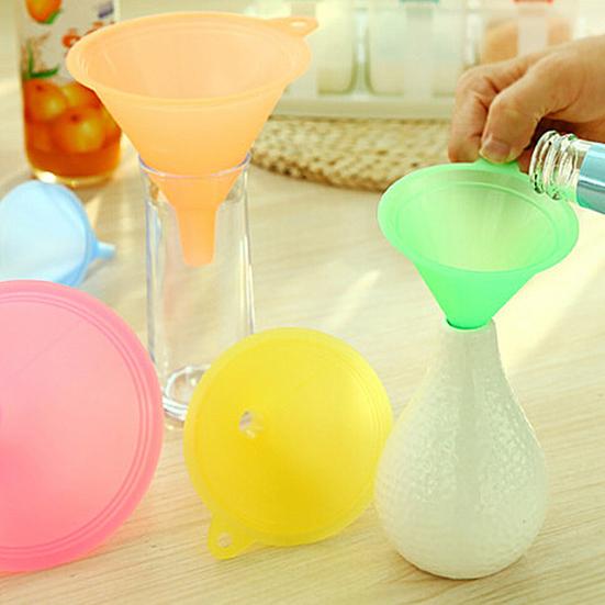 5Pcs/Set Kitchen Stackable Funnels Compact Colorful Filling Bottle Food Grade Funnels for Daily