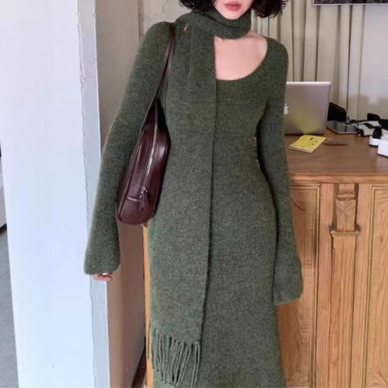 Temperament Gentle Wind with Scarf Long Knitted Dress Women's Autumn and Winter Waist Thin Sweater Skirt with Coat Inside