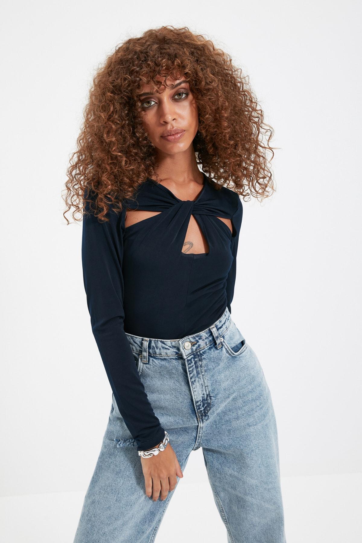 

Детальное трикотажное боди темно-синего цвета TWOAW22BD0047..