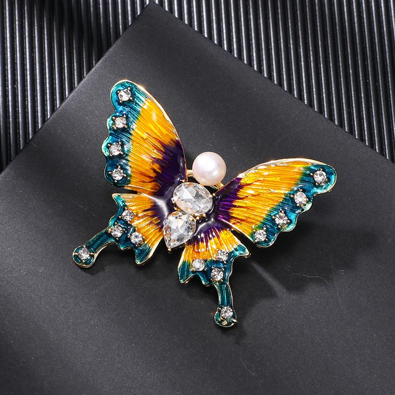 Butterfly Painted Animal Accessories Button Brooch