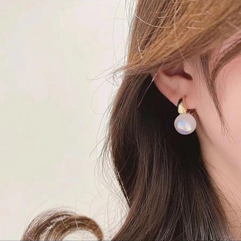 2024 High-End Pearl Stud Earrings with Diamond Tassels: Elegant Women's Pure Silver