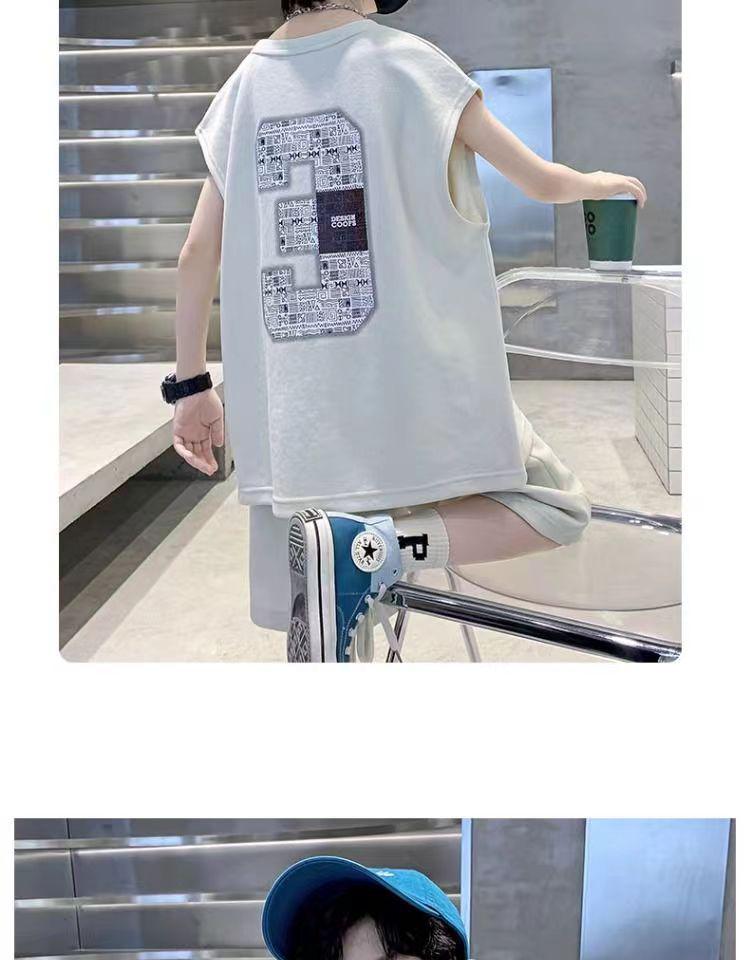 2024 Stylish Boys' Summer Outfit: Trendy Sleeveless Vest and Sportswear Set for Middle and Older Kids