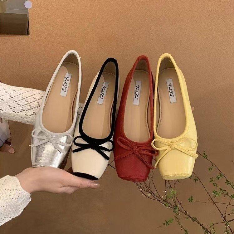 Francouzský čtvercový špičatý plochá podrážka mělké nártové boty dámské 2025 jaro a léto nové vílí styl mašle měkká podrážka Mary Jane dámské boty