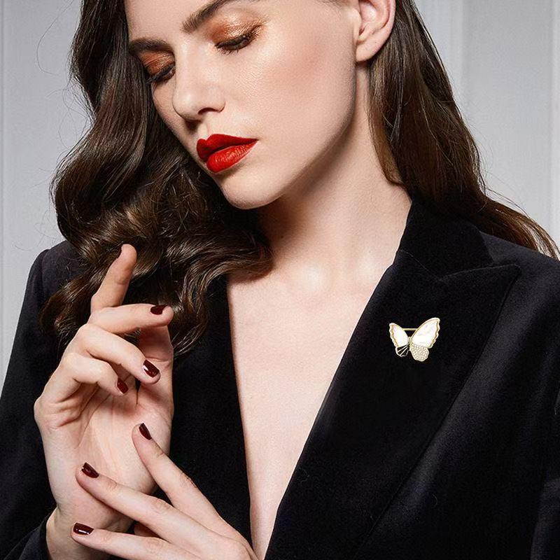 Elegant Butterfly Brooch: High-End Fashionable Accessory for Women’s Sweaters and Corsages