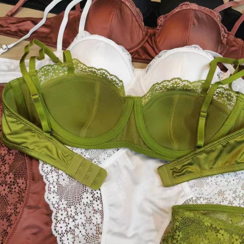 Französisches Satin-Spitzen-BH-Set: Heben und Stützen für eine schlanke Silhouette