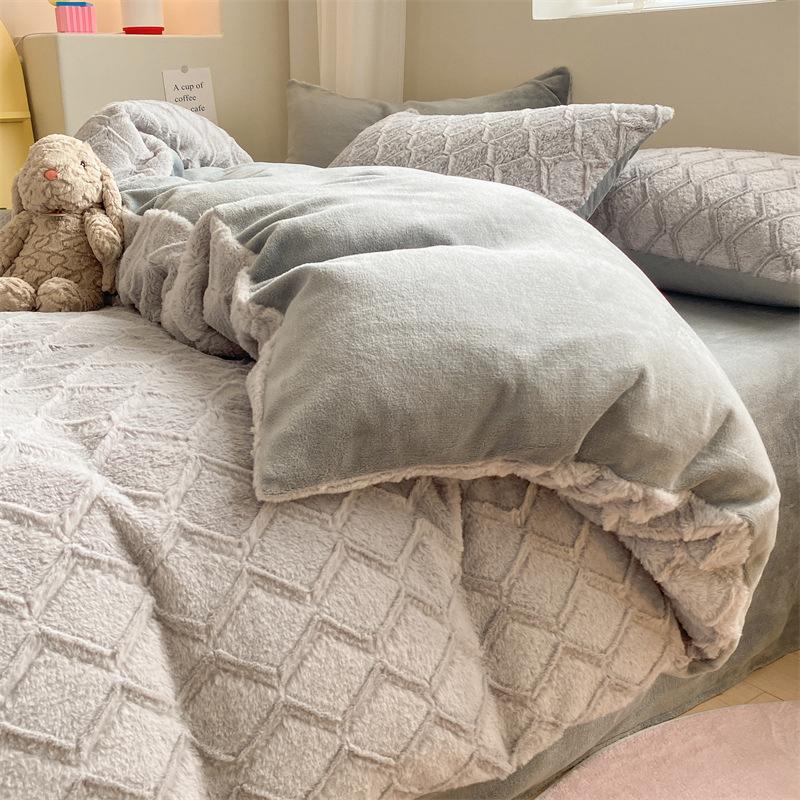 Rabbit Fleece Four-Piece Set, Thickened Milk Fleece Bed Sheet Quilt Cover, Coral Fleece Bed Three-Piece Set