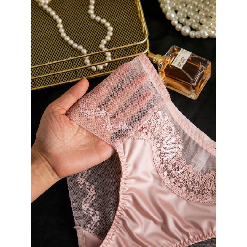 Light Luxury High-end Embroidered Mid Waist Panties with Lace Sexy and Breathable Triangular High Elasticity Satin Surface Women’s Panties