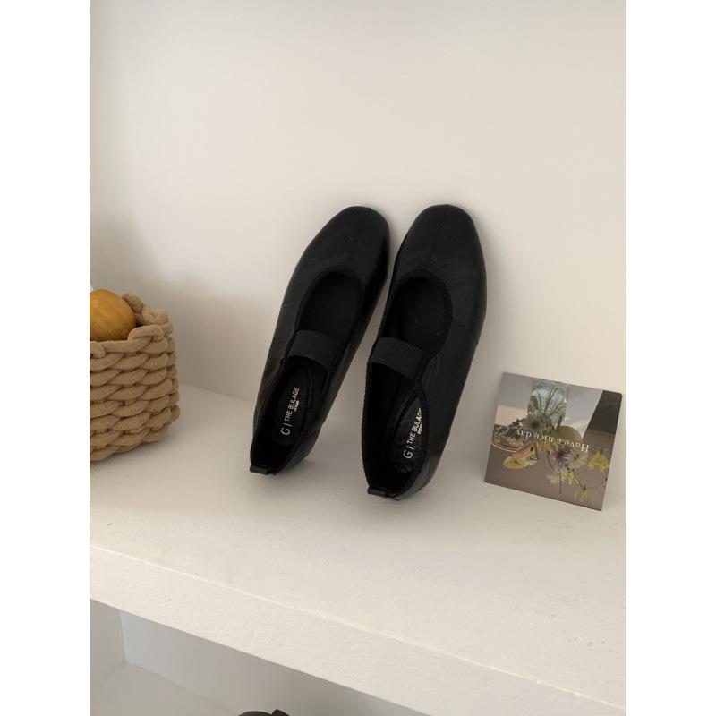 Flat-bottomed Mary Jane shoes women's shoes spring and autumn 2025 new round head shallow mouth one-word belt with skirt single shoes