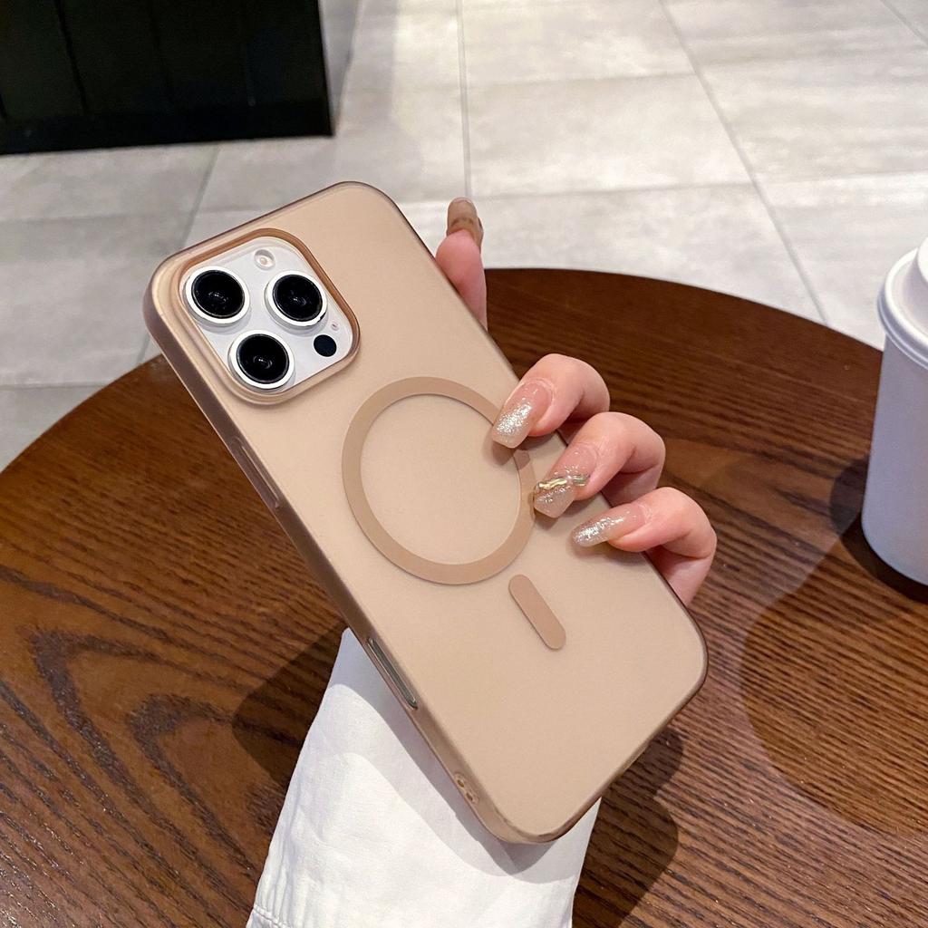Applicable to Apple 17promax mobile phone case 16pro matte hard case iPhone14/15 magnetic suction wholesale 13