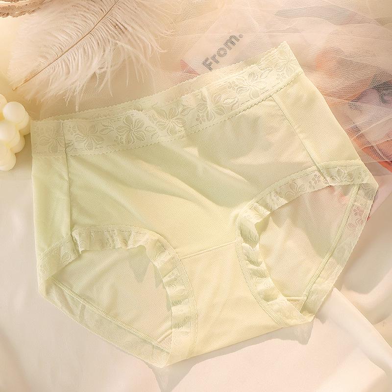 Breathable Women's Mulberry Silk Seamless Panties with Antibacterial Crotch - Lightweight and Invisible Summer Briefs