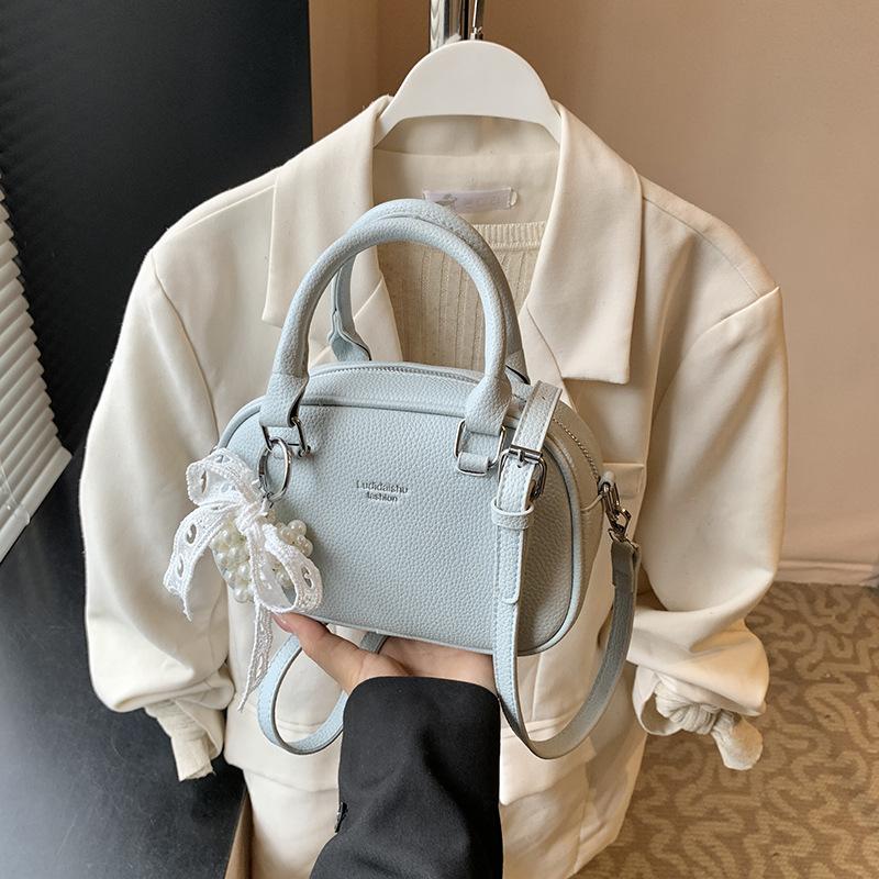 High-end Niche Bag Women's New Summer Fashion Versatile Shoulder Messenger Bag Portable Pillow Bag