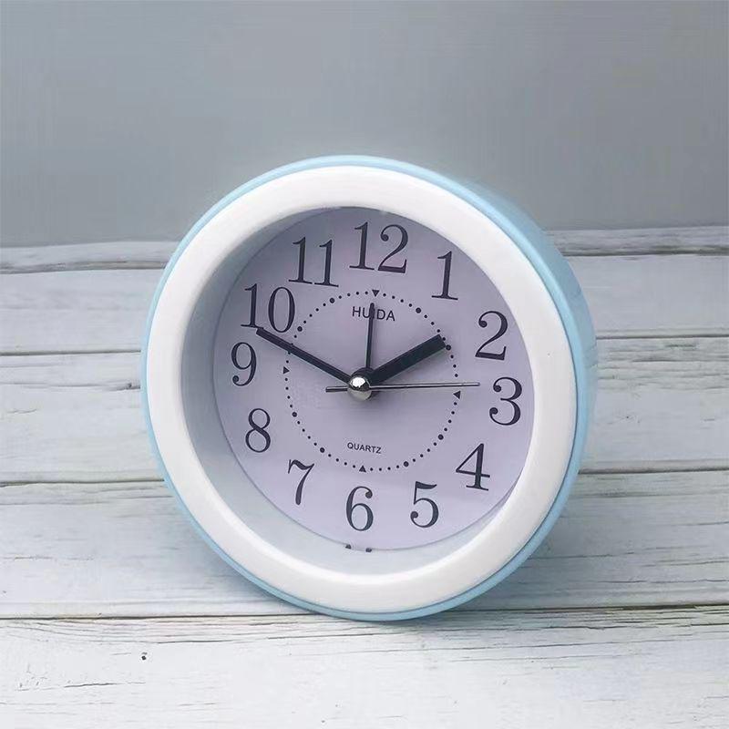 Leiser Wecker mit großen Ziffern für Studenten, Zuhause oder Schlafzimmer.