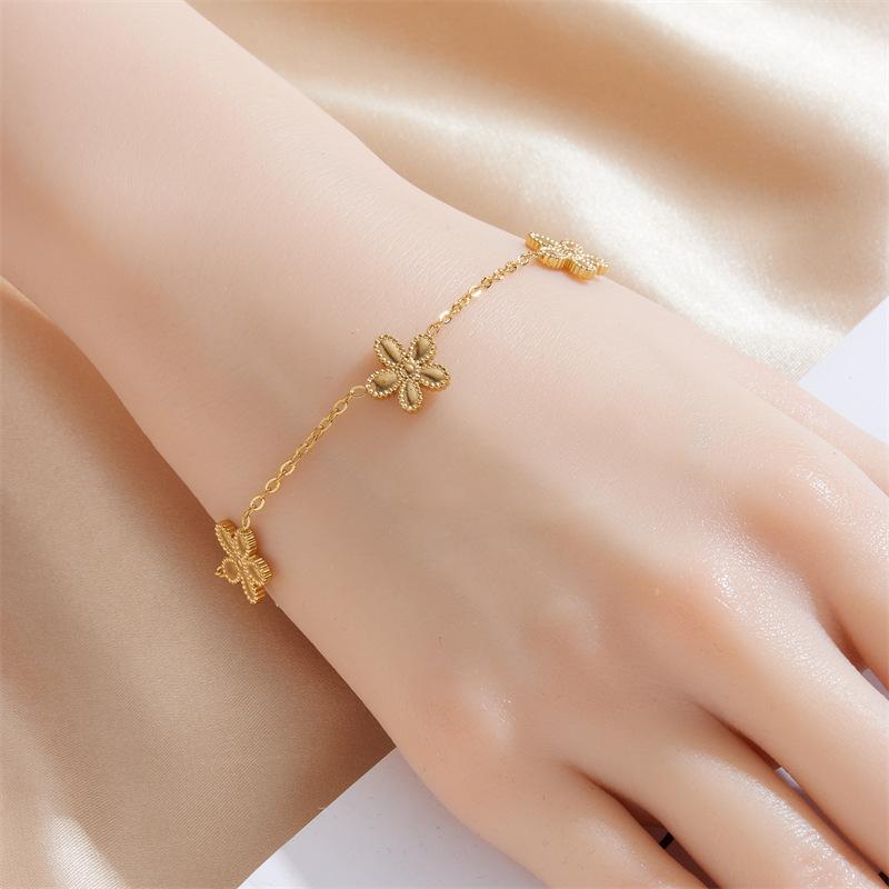 18K Gold Plated Dainty Chain Bracelet with 3D Flower Charms, Adjustable Minimalist Floral Bracelet, Elegant Jewelry for Women Daily Wear Gift