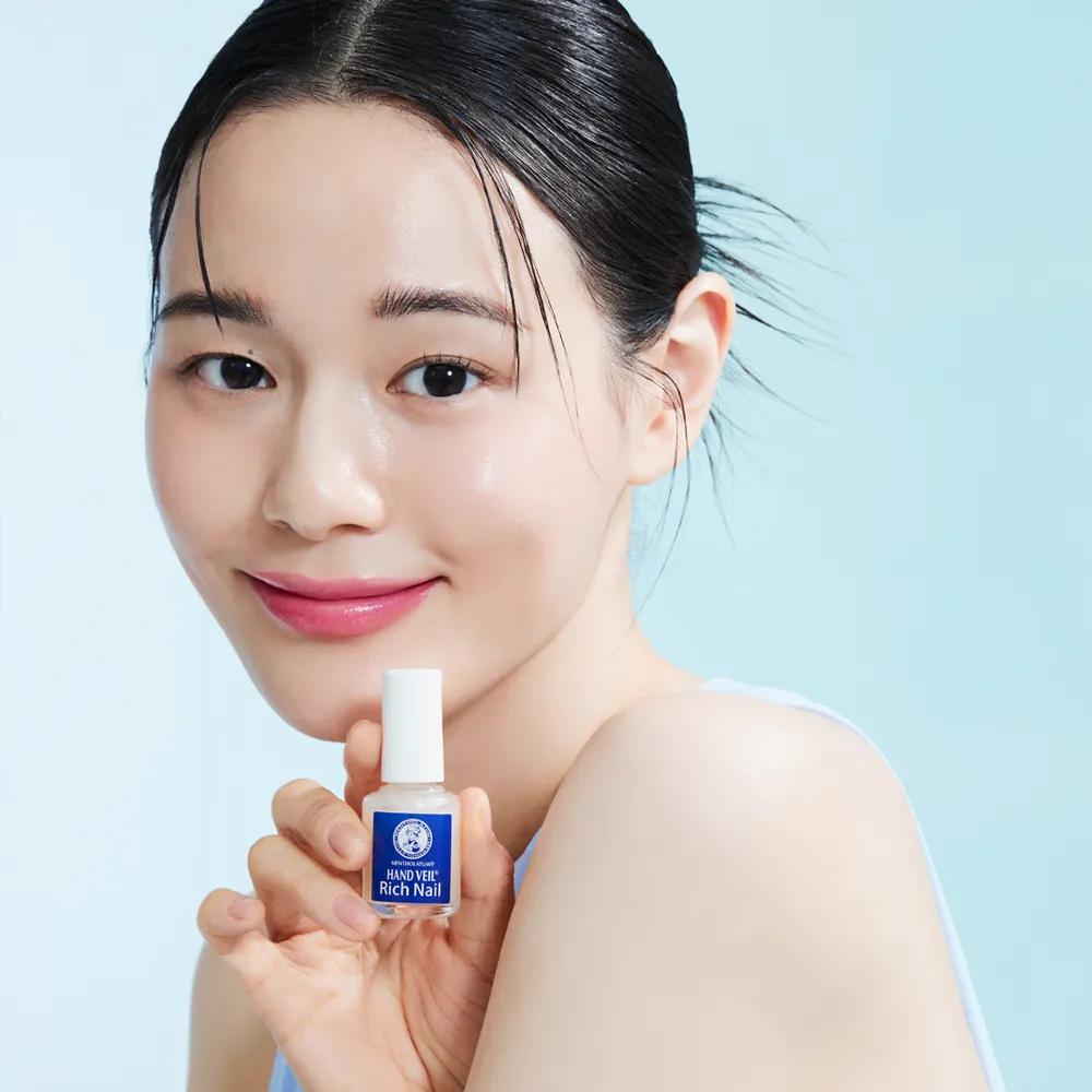 MENTHOLATUM Hand Veil Beauty Premium Rich Восстанавливающее покрытие для ногтей