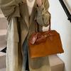 Autumn and Winter Matte Tote Bag Women's New Niche Design Hand-held Underarm Bag Shoulder Commuter Bag