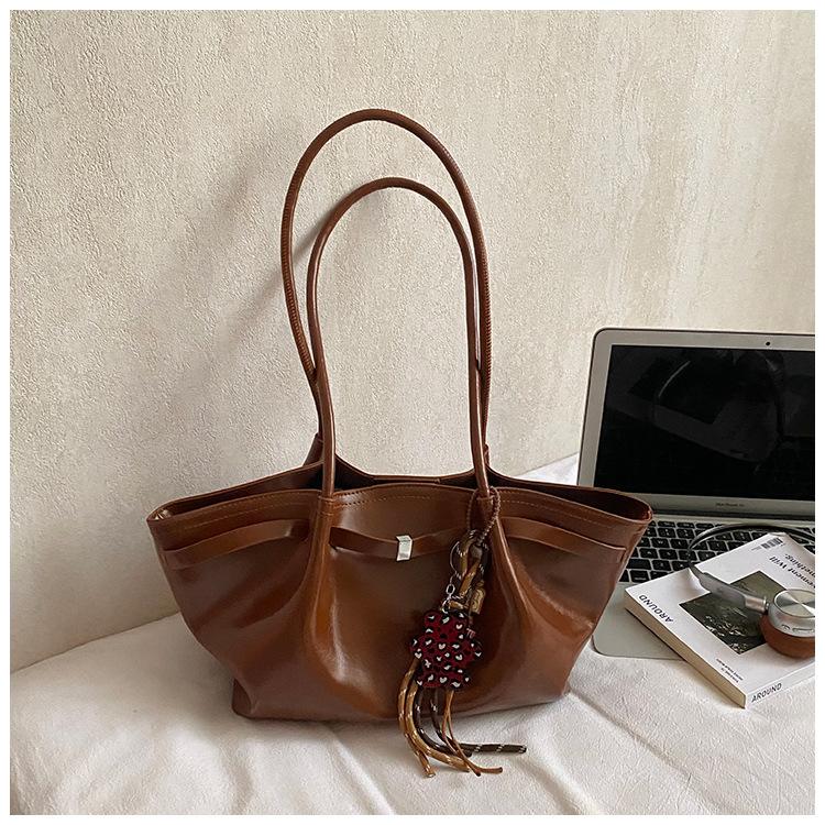 

Сумка большой вместимости для поездок на работу, женская зимняя новая сумка на одно плечо, сумка-подмышка, модная простая сумочка