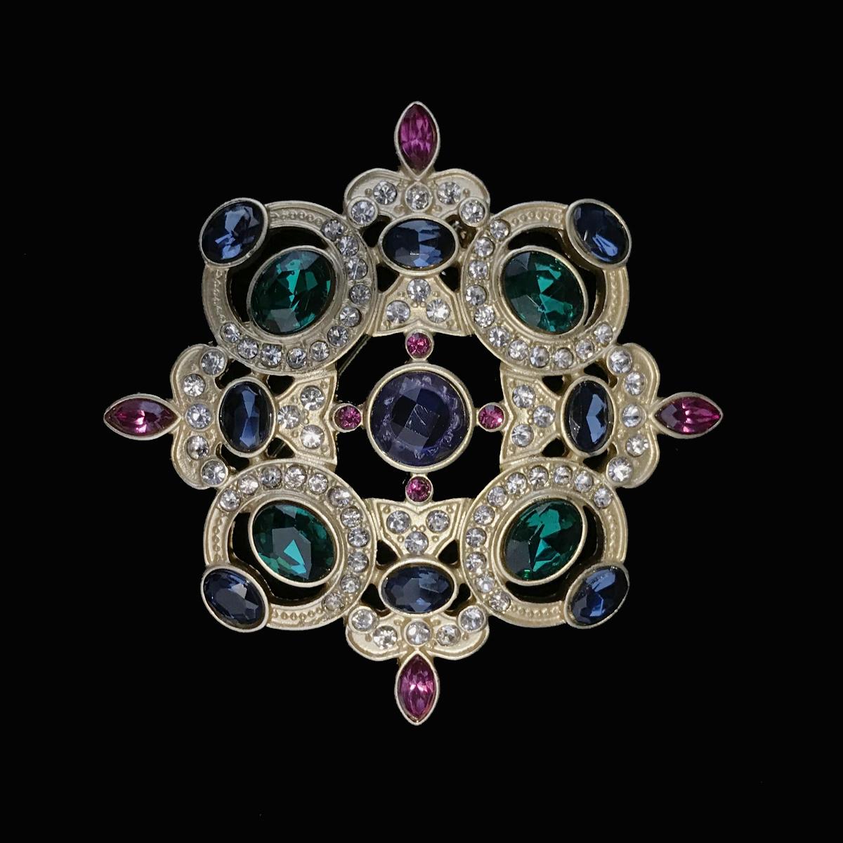 

Винтажный Дворцовый Стиль Женщины Девушки Мода Кристалл Крест Брошь Значки Дизайн Барокко Леди Банкет Вечеринка Булавка Ювелирные Изделия Пряжки