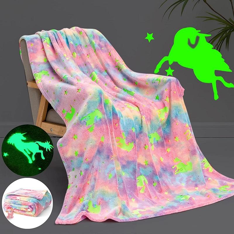 Deka Glow In the Dark Deka Jednorožec Svítící hřejivé flanelové deky Ložnice Kouzelné deky Super útulné plyšové pokrývky pro volný čas Siesta