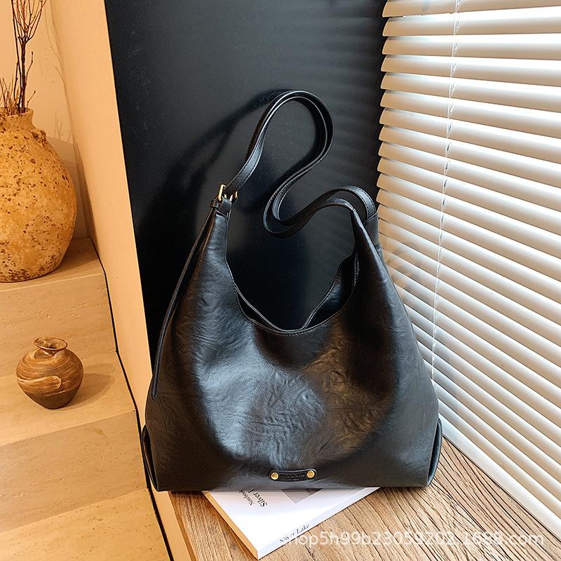 Large-capacity Tote Bag Women's New High-end Sense Trend Commuting Simple and Versatile Hot-selling Shoulder Bag
