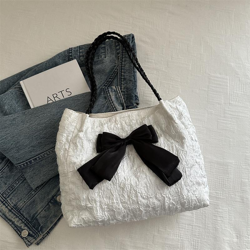 Bow Fashion Large Capacity Shoulder 2025 Summer New This Year Popular Leisure Bag Niche Design Tote Bag