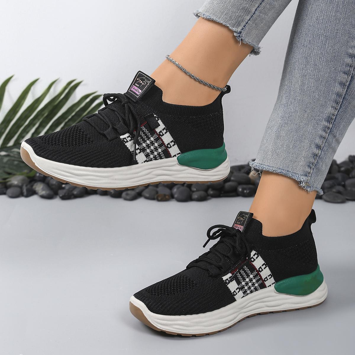 

Spring new plus size women s lightweight casual sports shoes, fashionable and comfortable running shoes 40