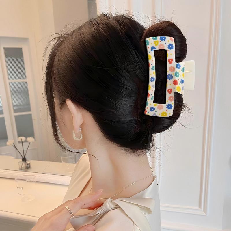 Uv-printed Square Hair Clips with A High-end Look. The Shark Clip Is Half-tied At The Back of The Head